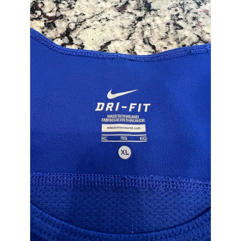 Nike women’s top size XL